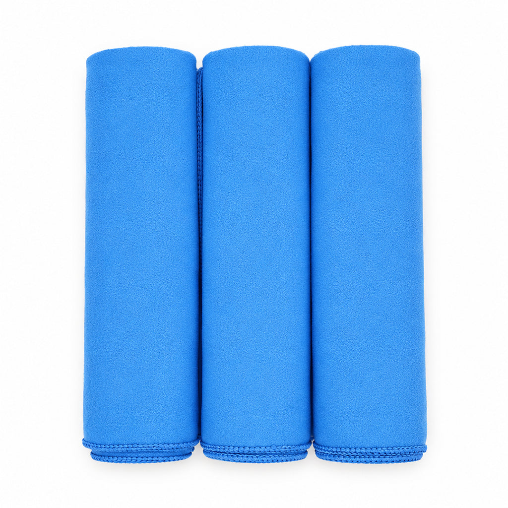 Trei lavete Soft Velour albastre prezentate rulate